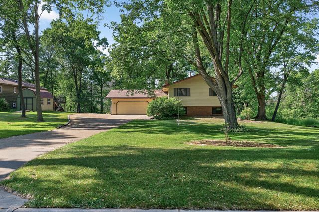 26583 Everton Circle, Wyoming, MN 55092