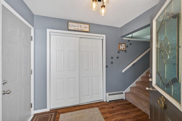 26583 Everton Circle, Wyoming, MN 55092