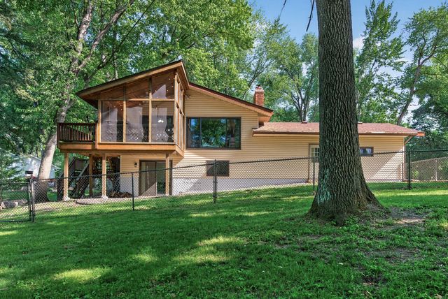 26583 Everton Circle, Wyoming, MN 55092
