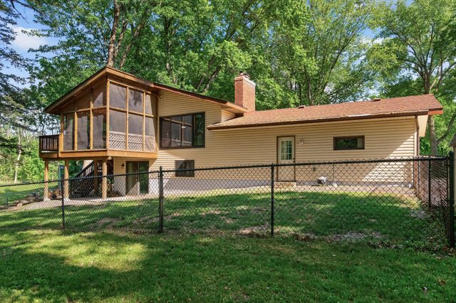 26583 Everton Circle, Wyoming, MN 55092