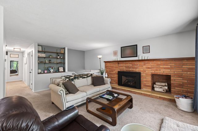 26583 Everton Circle, Wyoming, MN 55092