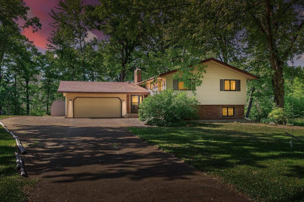 26583 Everton Circle, Wyoming, MN 55092