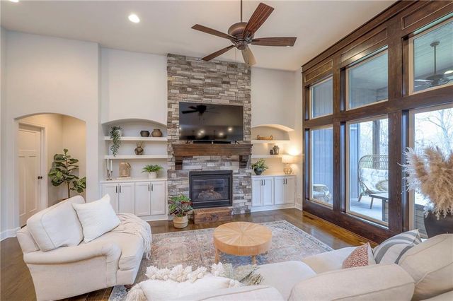 1537 Woodland Road, Greenwood, MO 64034