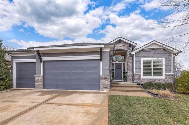 1537 Woodland Road, Greenwood, MO 64034