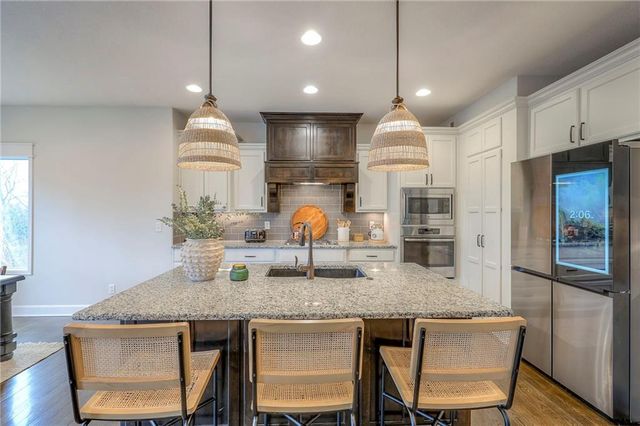 1537 Woodland Road, Greenwood, MO 64034