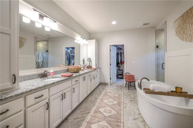 1537 Woodland Road, Greenwood, MO 64034