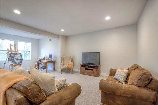 1537 Woodland Road, Greenwood, MO 64034