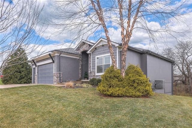 1537 Woodland Road, Greenwood, MO 64034