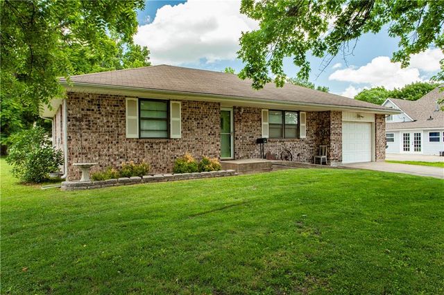 203 W Phillips Street, Odessa, MO 64076