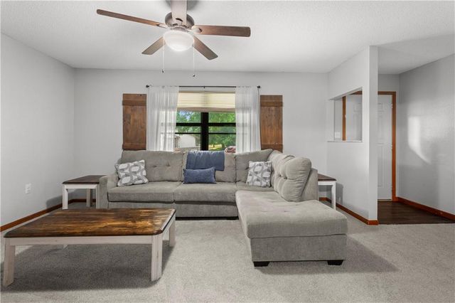 203 W Phillips Street, Odessa, MO 64076