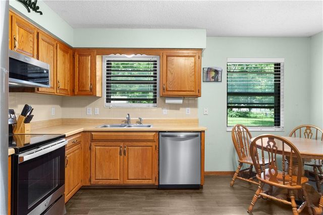 203 W Phillips Street, Odessa, MO 64076