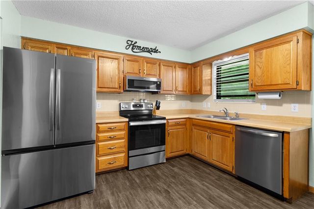 203 W Phillips Street, Odessa, MO 64076