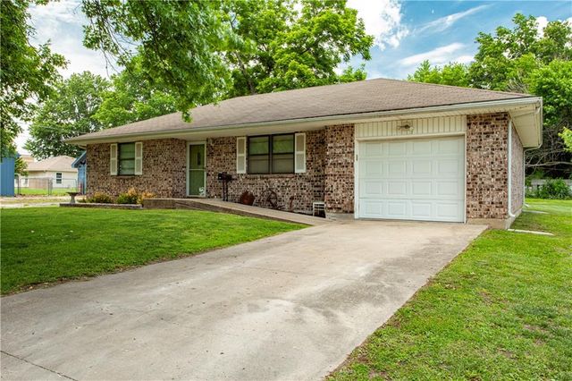 203 W Phillips Street, Odessa, MO 64076