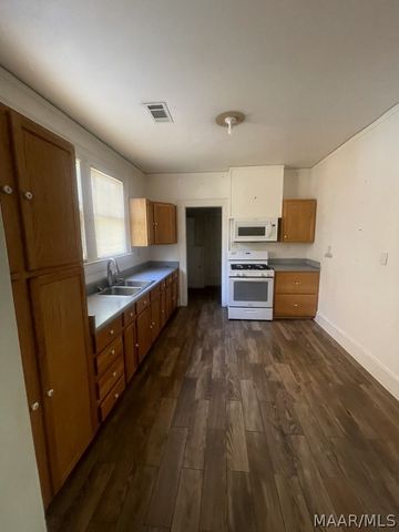 1807 ST CHARLES Avenue, Montgomery, AL 36107