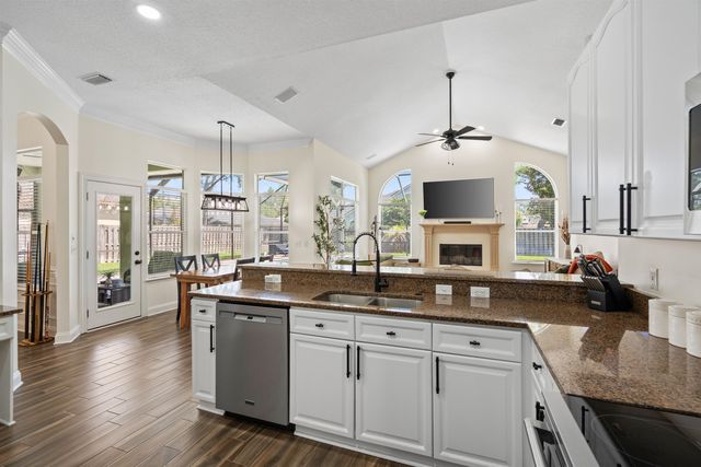 1157 Ashmore Dr, St Johns, FL 32259
