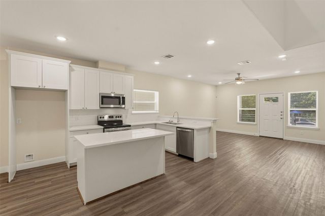 2218 Bringhurst Street B, Houston, TX 77026