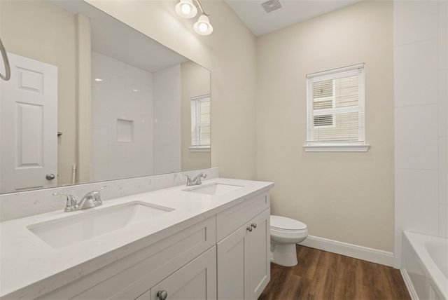 2218 Bringhurst Street B, Houston, TX 77026