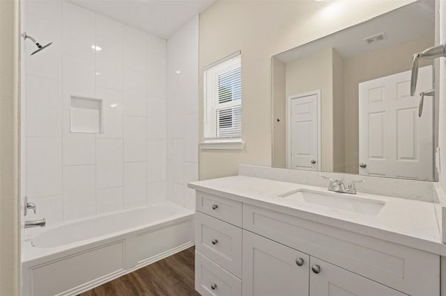 2218 Bringhurst Street B, Houston, TX 77026