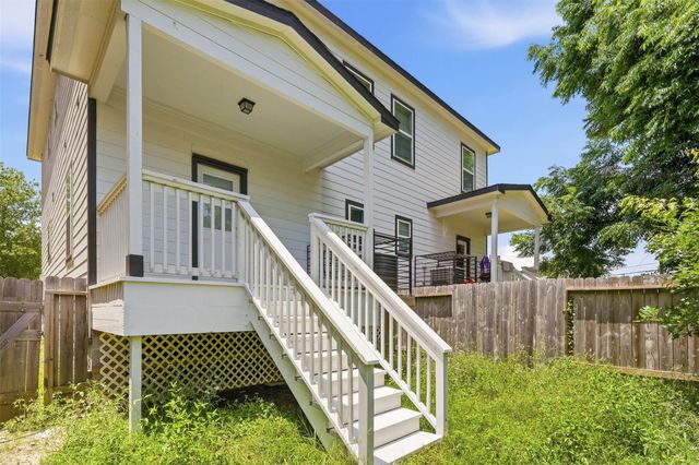 2218 Bringhurst Street B, Houston, TX 77026