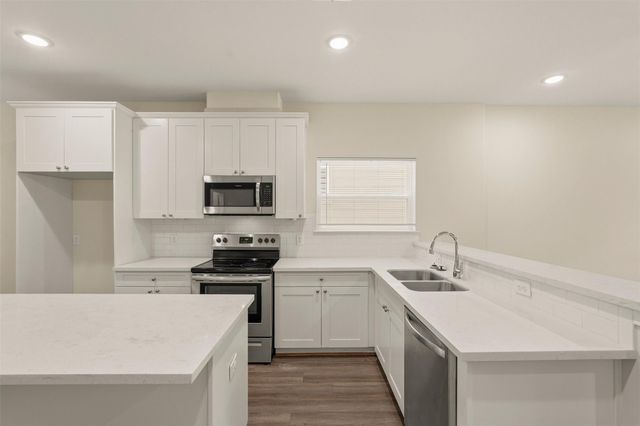 2218 Bringhurst Street B, Houston, TX 77026