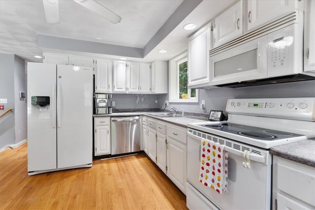 7 Boulder Drive, Johnston, RI 02919