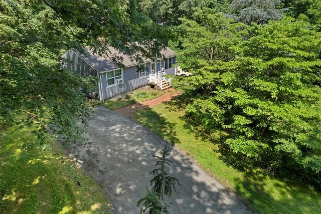 7 Boulder Drive, Johnston, RI 02919