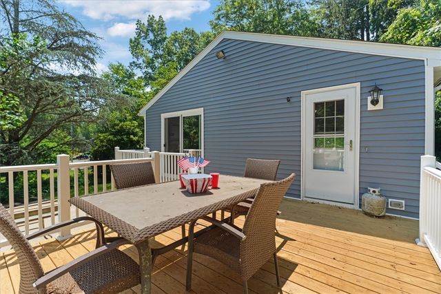 7 Boulder Drive, Johnston, RI 02919