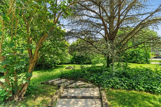 7 Boulder Drive, Johnston, RI 02919