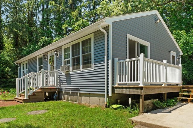 7 Boulder Drive, Johnston, RI 02919
