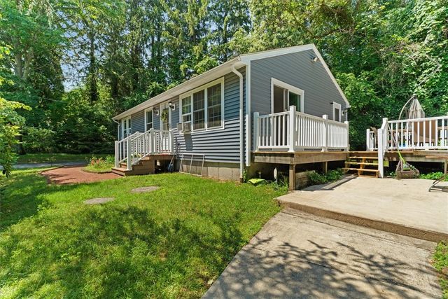 7 Boulder Drive, Johnston, RI 02919