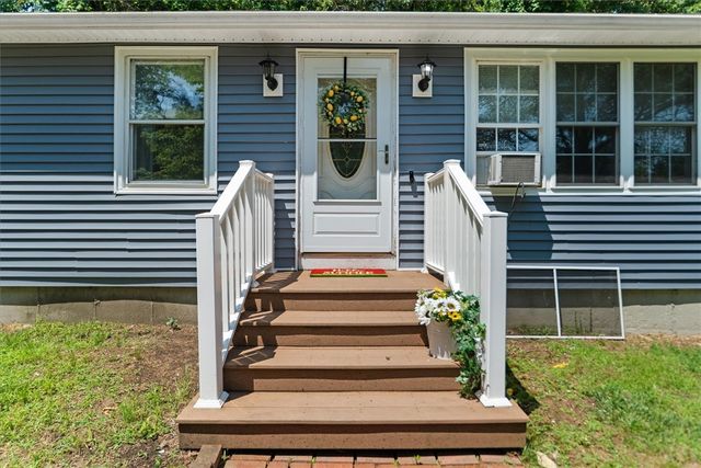 7 Boulder Drive, Johnston, RI 02919