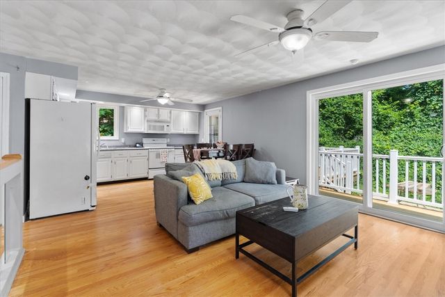 7 Boulder Drive, Johnston, RI 02919