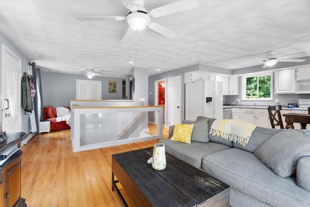 7 Boulder Drive, Johnston, RI 02919