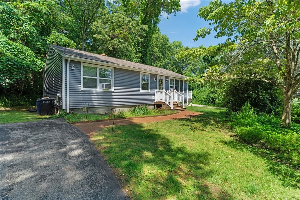 7 Boulder Drive, Johnston, RI 02919