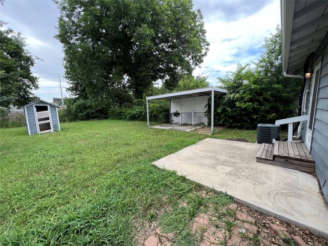 1226 Record Crossing Road, Dallas, TX 75235