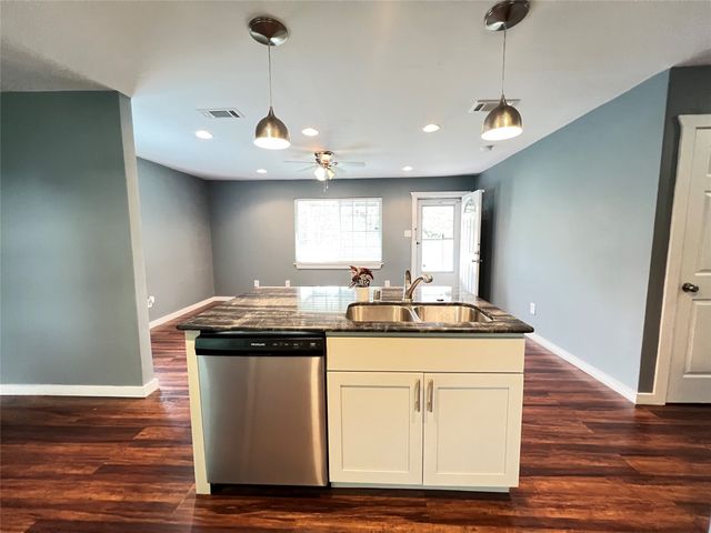 1226 Record Crossing Road, Dallas, TX 75235