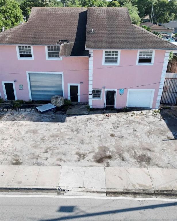 3067 NW 54th St, Miami, FL 33142