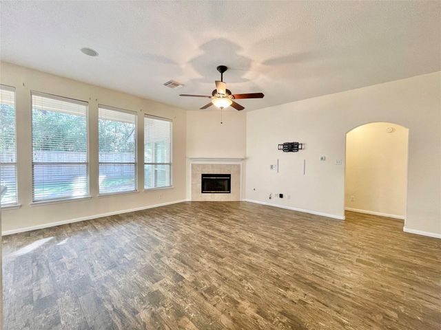 90 N Creekmist Place, The Woodlands, TX 77385