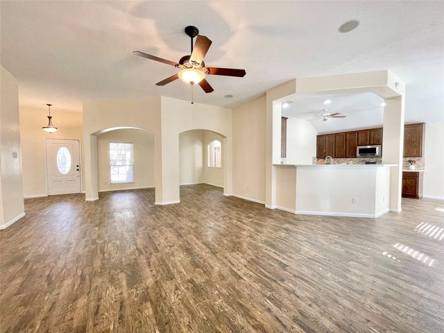 90 N Creekmist Place, The Woodlands, TX 77385