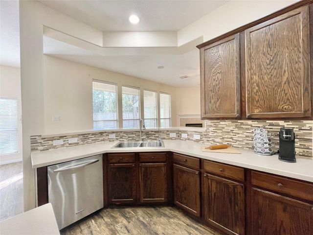 90 N Creekmist Place, The Woodlands, TX 77385