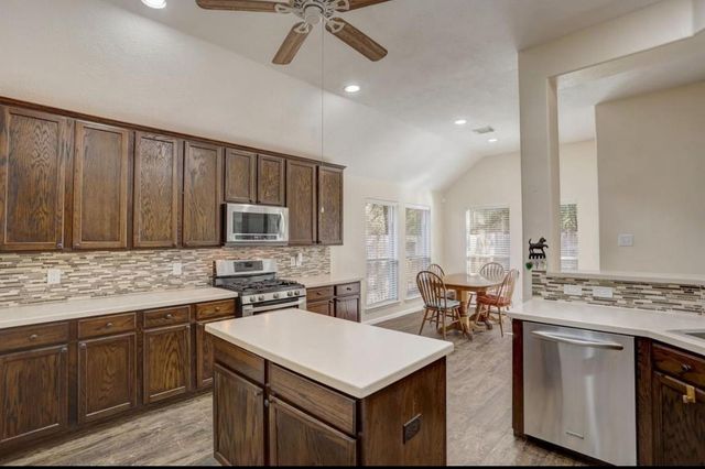 90 N Creekmist Place, The Woodlands, TX 77385