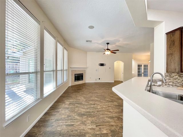 90 N Creekmist Place, The Woodlands, TX 77385