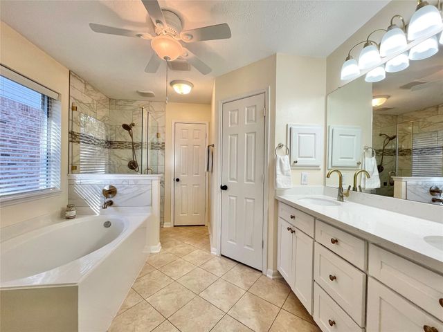 90 N Creekmist Place, The Woodlands, TX 77385