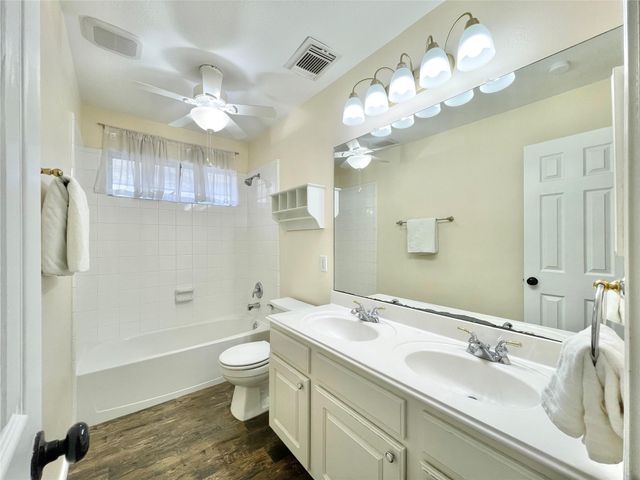 90 N Creekmist Place, The Woodlands, TX 77385