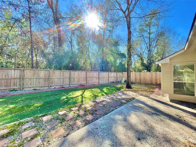 90 N Creekmist Place, The Woodlands, TX 77385