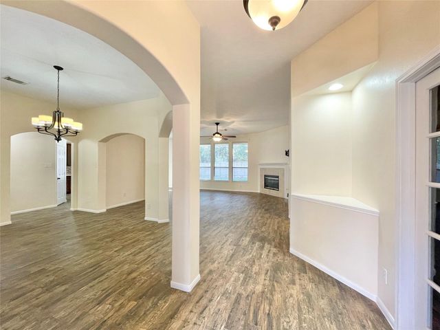 90 N Creekmist Place, The Woodlands, TX 77385