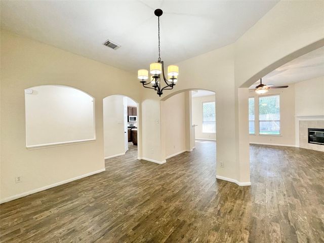 90 N Creekmist Place, The Woodlands, TX 77385