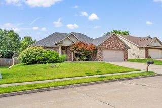 4804 CEDAR COALS CT, Columbia, MO 65203