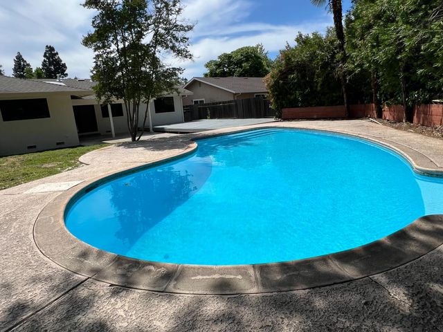 7113 Borrego Way, Carmichael, CA 95608