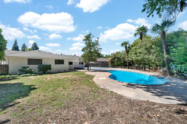 7113 Borrego Way, Carmichael, CA 95608